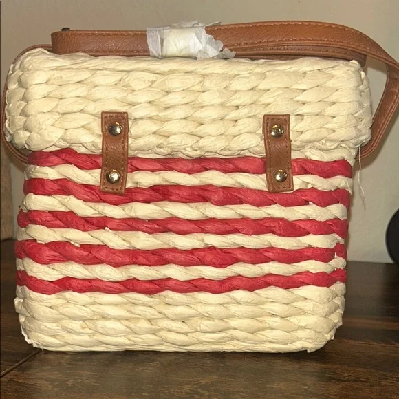 Stylish Red and Cream Paper Woven Bag - Picture 4 of 4
